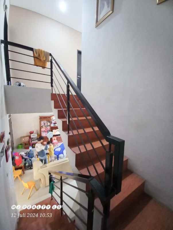 dijual rumah perumahan pelangi antapani