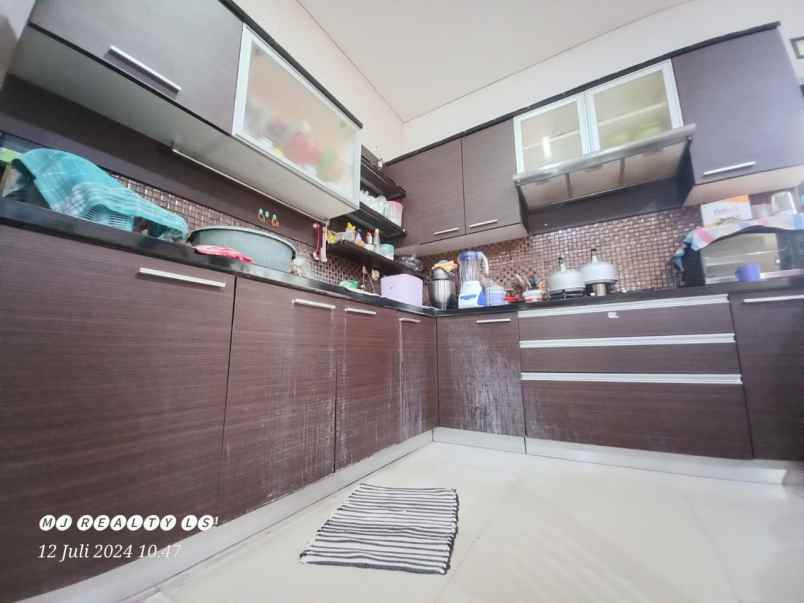 dijual rumah perumahan pelangi antapani