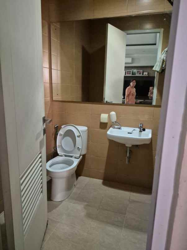 dijual rumah perumahan summarecon