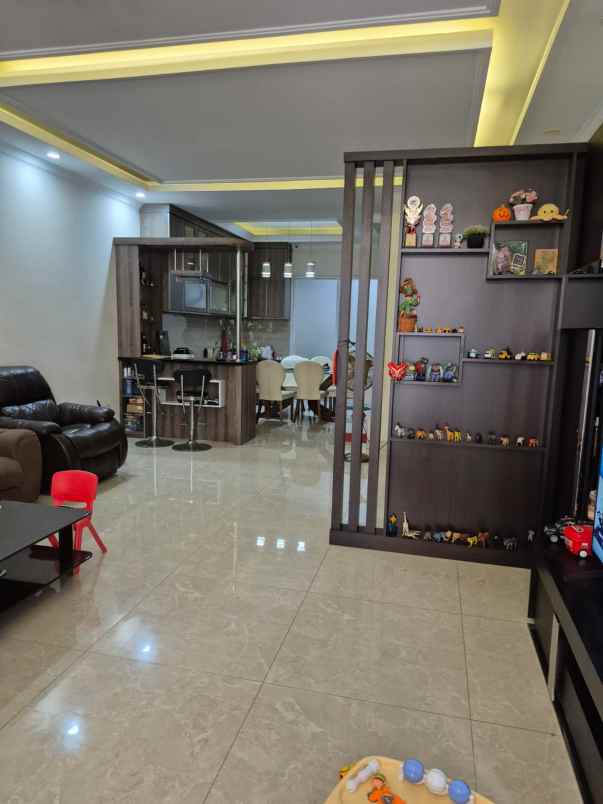 dijual rumah perumahan summarecon