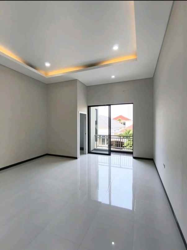 dijual rumah perumahan villa kalijudan