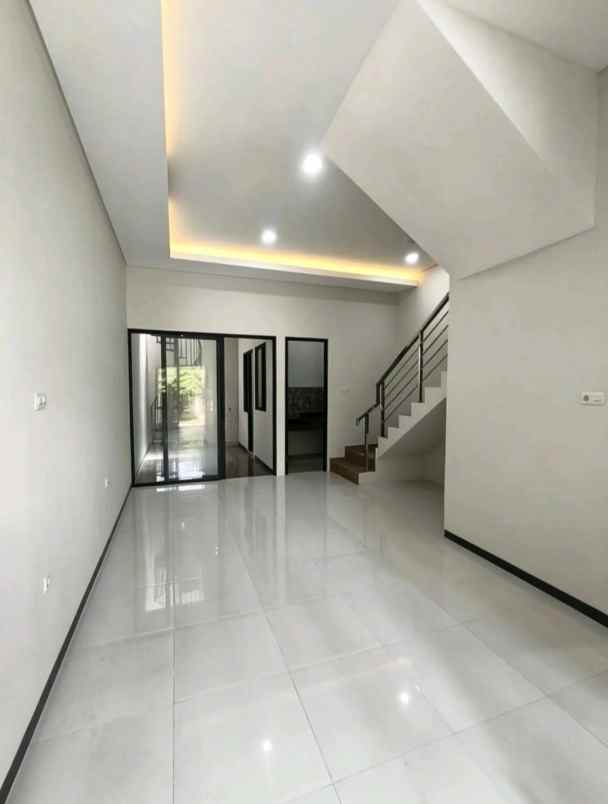 dijual rumah perumahan villa kalijudan