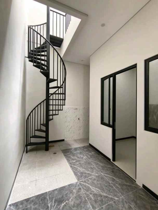 dijual rumah perumahan villa kalijudan
