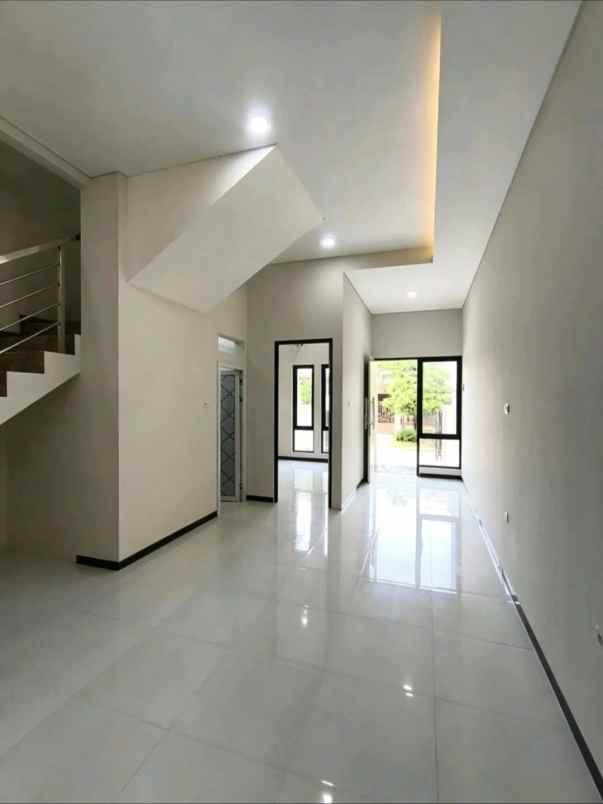 dijual rumah perumahan villa kalijudan