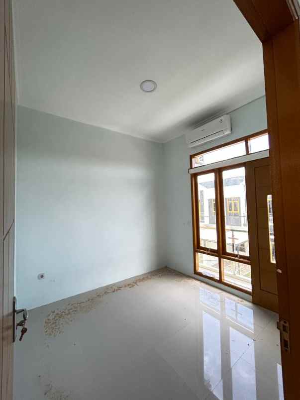 dijual rumah perwira bekasi kota