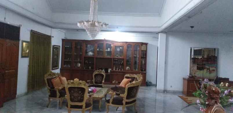 dijual rumah petukangan selatan