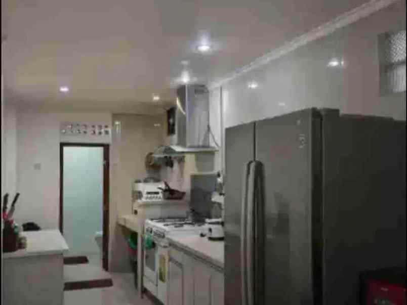 dijual rumah pondok kopi