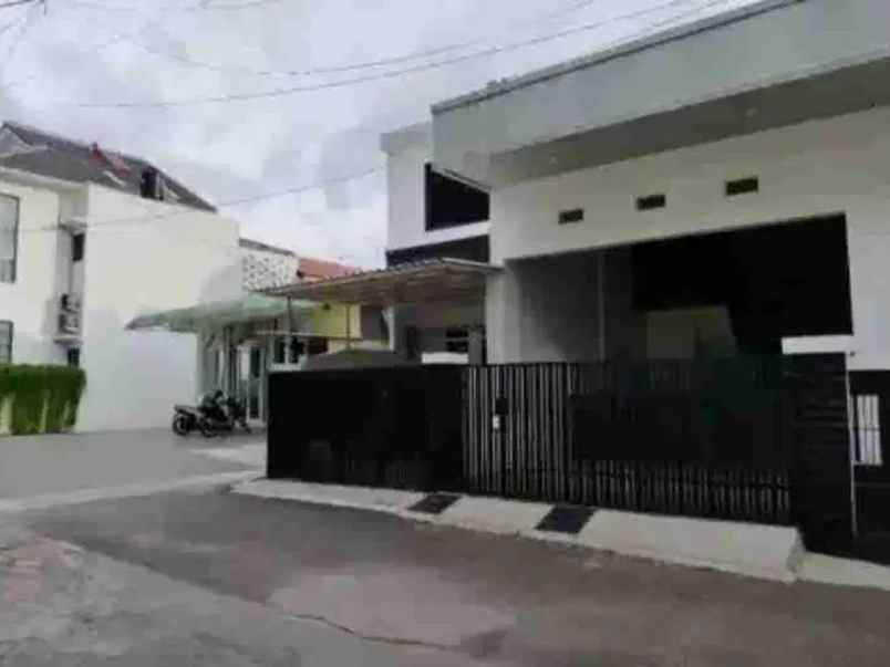 dijual rumah pondok kopi