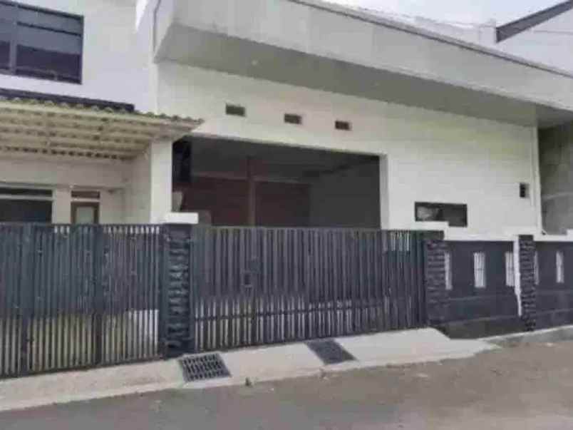 dijual rumah pondok kopi