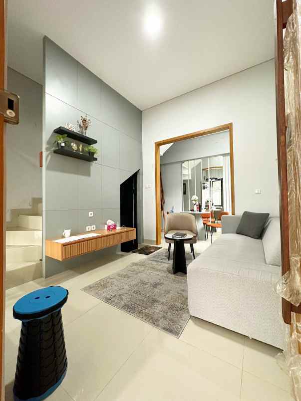 dijual rumah pondok labu