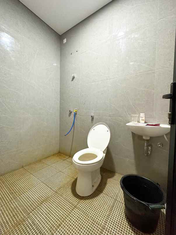 dijual rumah pondok labu