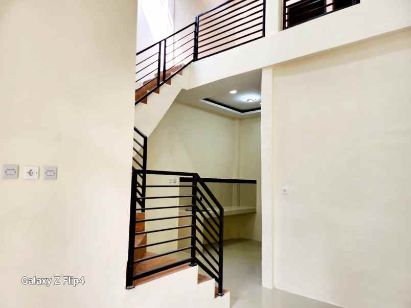 dijual rumah pondok ungu permai sektor