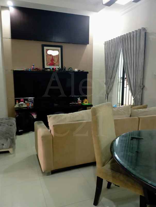 dijual rumah pulomas residence
