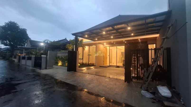 dijual rumah purwomartani kec kalasan