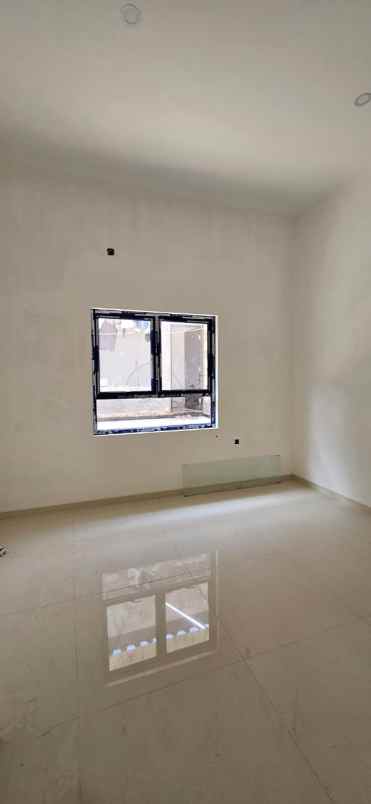 dijual rumah radio dalam