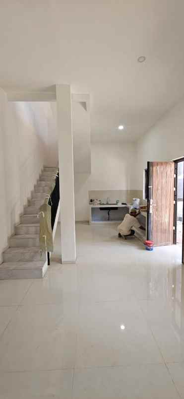 dijual rumah radio dalam