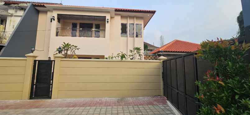 dijual rumah radio dalam