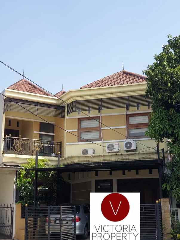 dijual rumah raffless hills cibubur