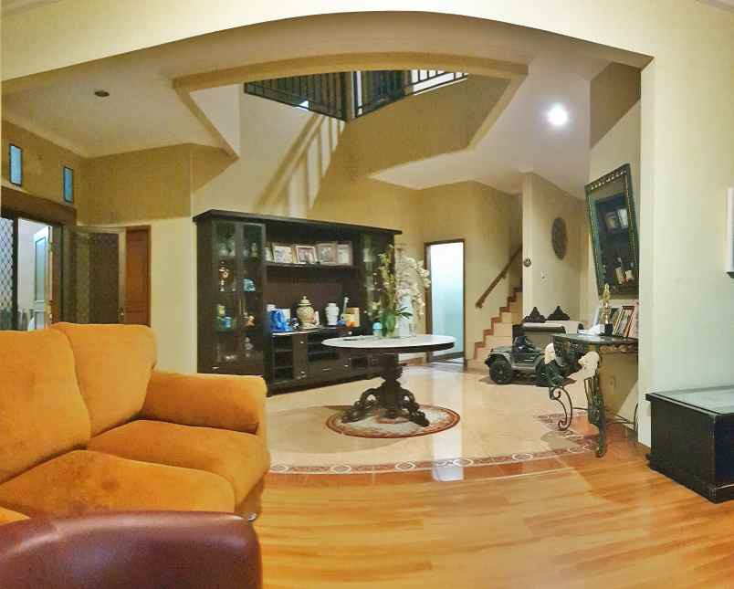 dijual rumah raffless hills cibubur