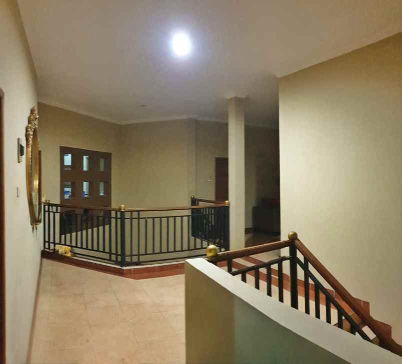 dijual rumah raffless hills cibubur