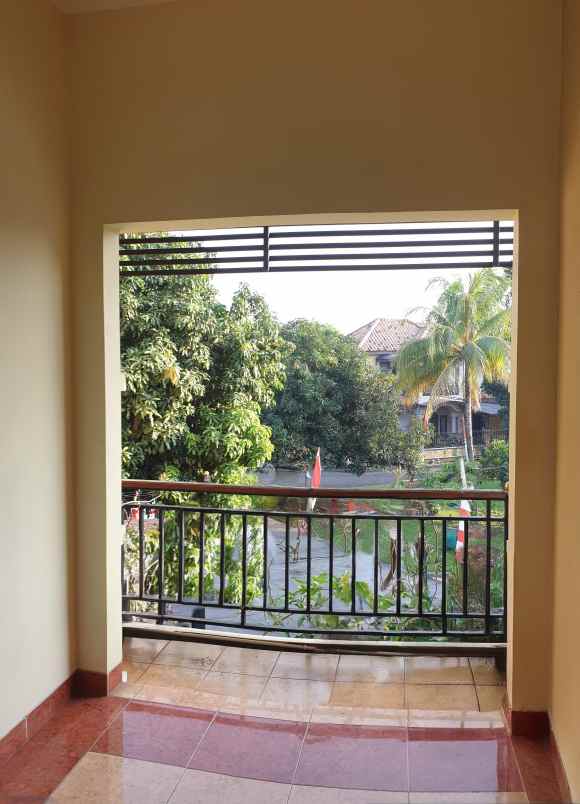 dijual rumah raffless hills cibubur