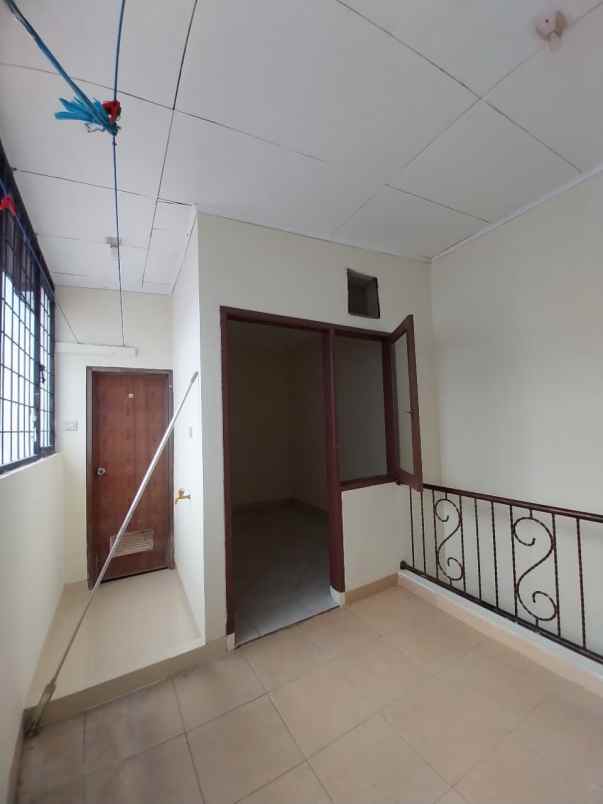 dijual rumah raffless hills cibubur