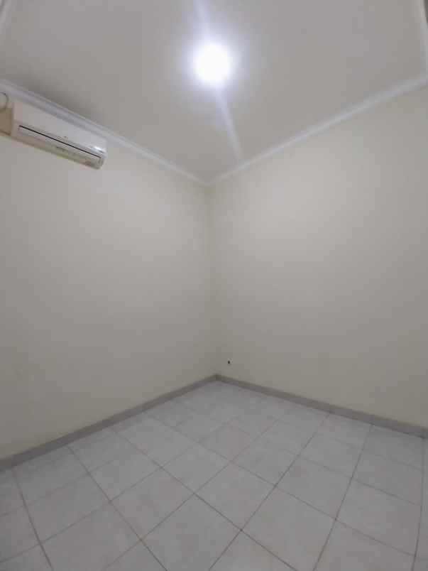dijual rumah raffless hills cibubur