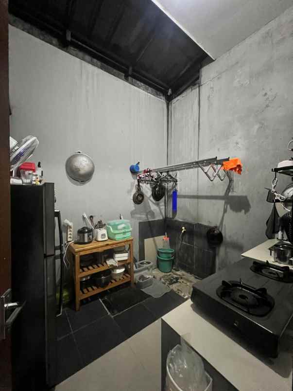 dijual rumah ratu jaya