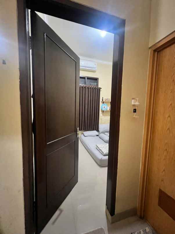 dijual rumah ratu jaya