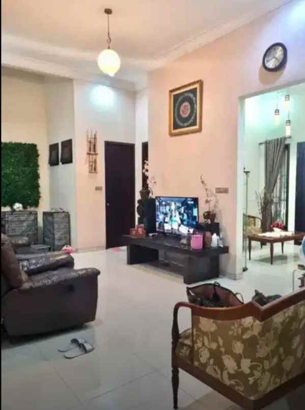 dijual rumah rawamangun