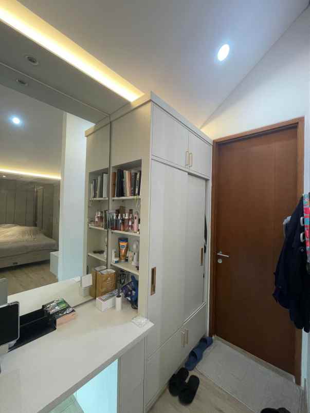 dijual rumah rempoa ciputat tangsel