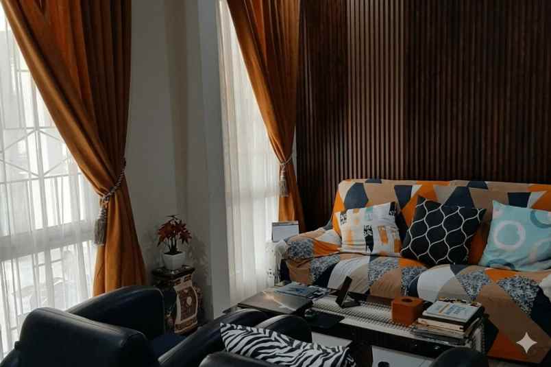 dijual rumah rumah cluster west covina