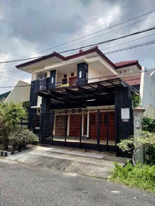 dijual rumah rungkut