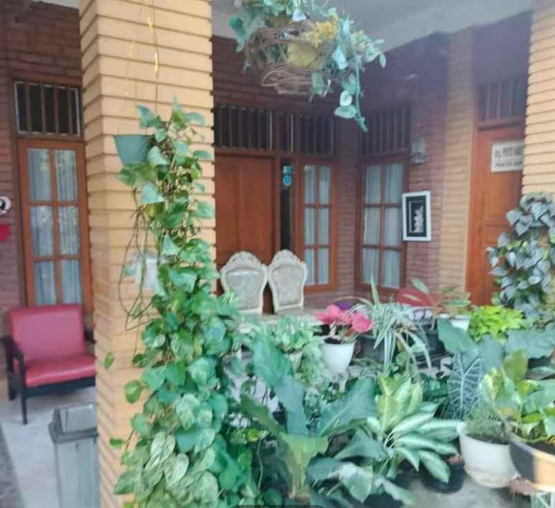 dijual rumah rungkut