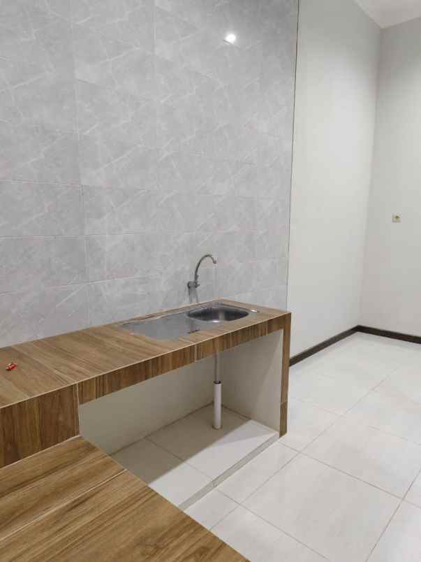 dijual rumah rungkut asri surabaya