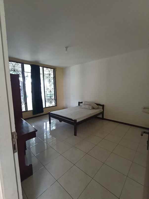 dijual rumah rungkut merr