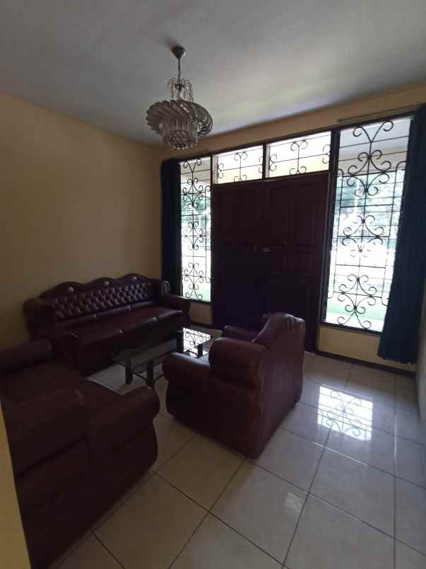 dijual rumah rungkut merr