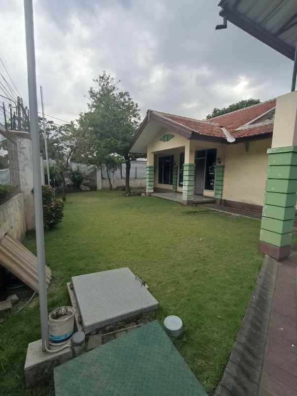 dijual rumah rungkut merr