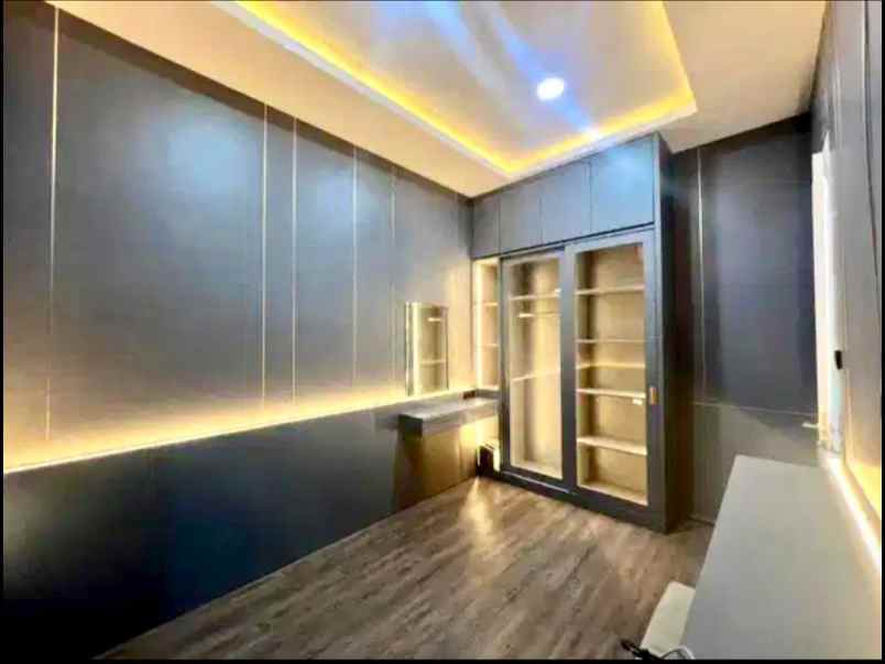 dijual rumah sambikerep