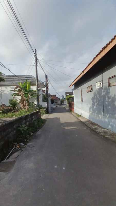 dijual rumah sambiroto