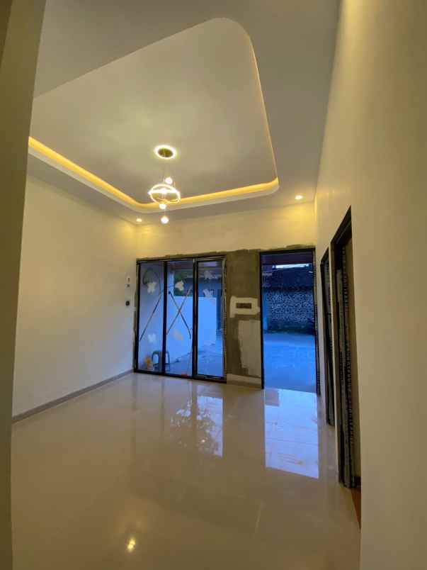 dijual rumah sambiroto