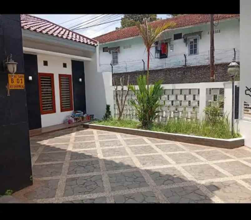 dijual rumah samping hotel hyatt yogyakarta