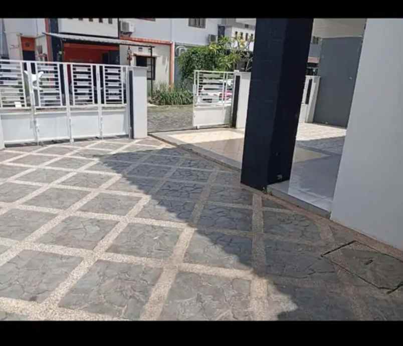 dijual rumah samping hotel hyatt yogyakarta