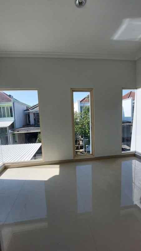 dijual rumah san diego pakuwon city