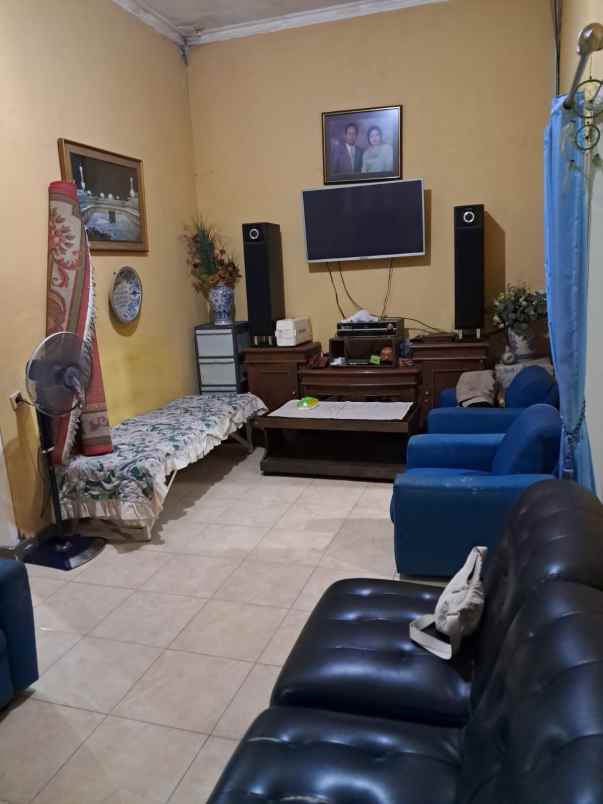 dijual rumah saturnus margahayu raya