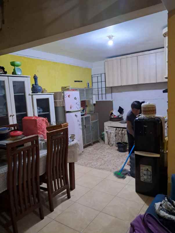 dijual rumah saturnus margahayu raya