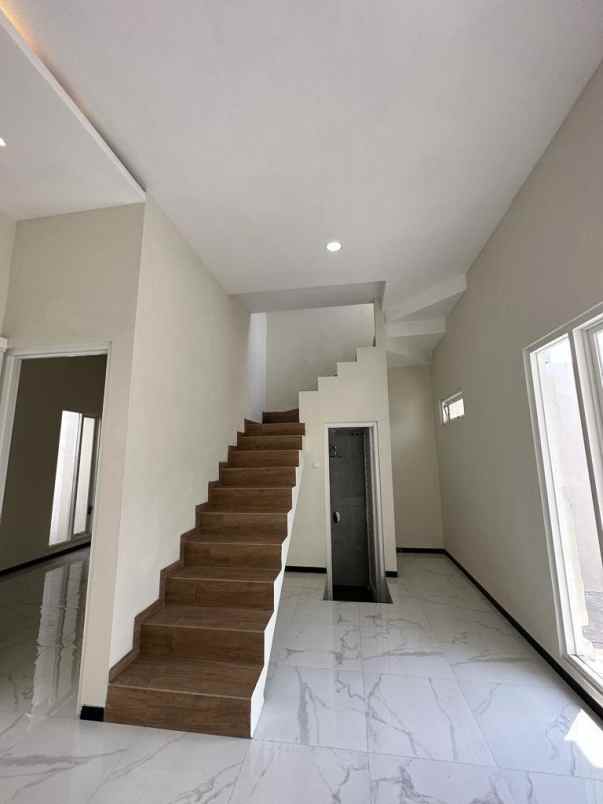 dijual rumah sawojajar 2