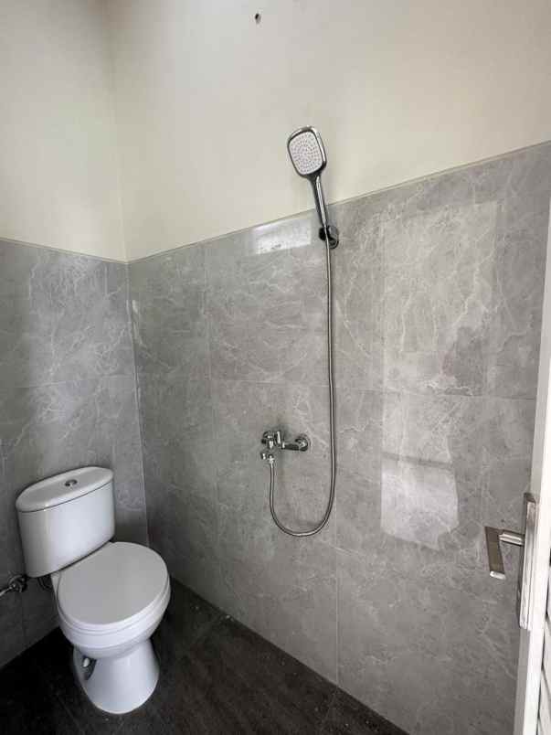 dijual rumah sawojajar 2