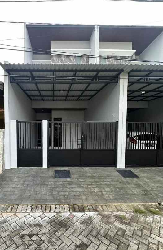 dijual rumah semolowaru