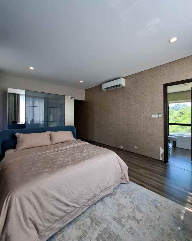 dijual rumah serenia hills lebak bulus